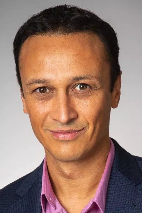 et billede af Chris Bisson