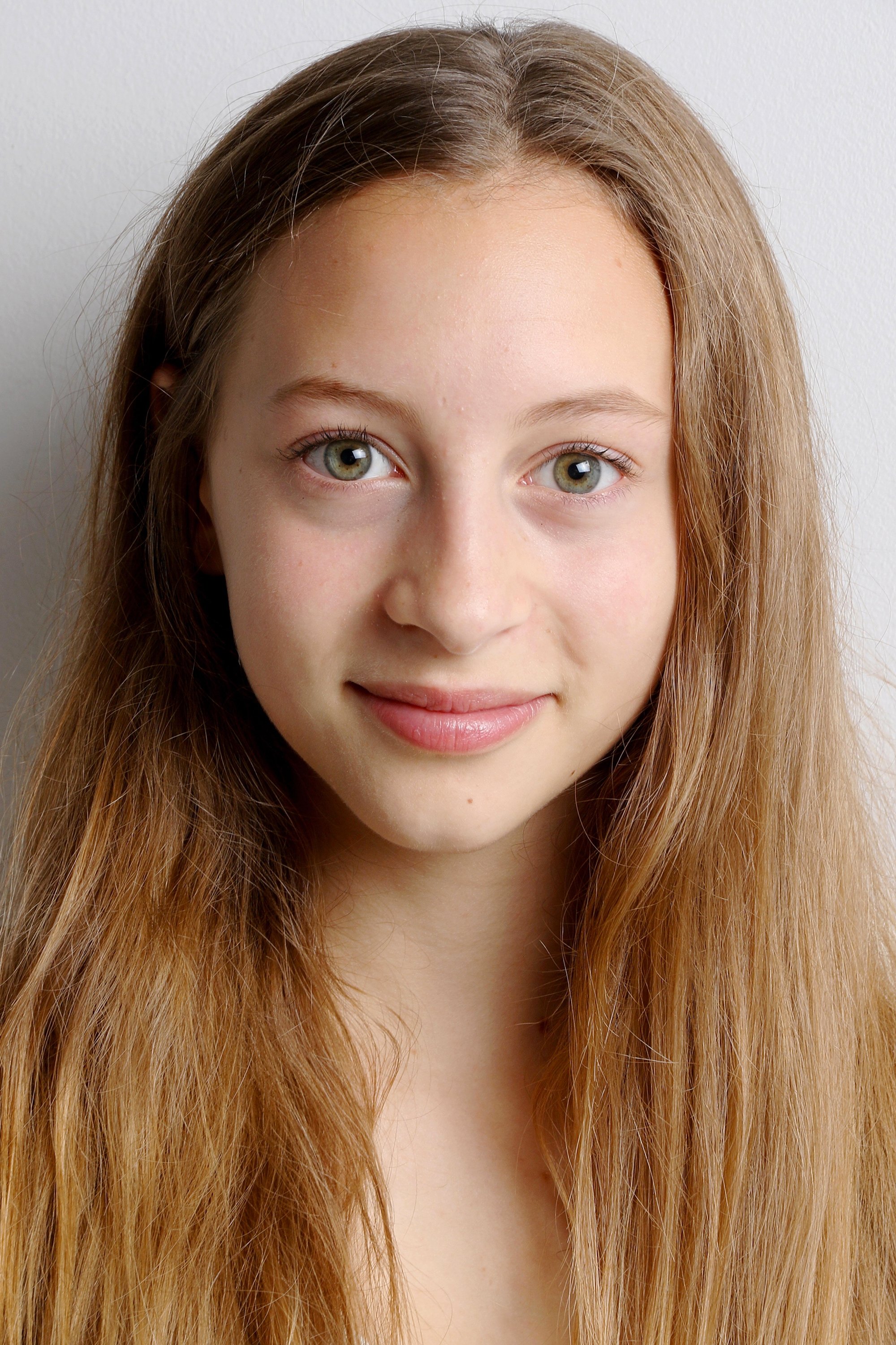 et billede af Éva Tanoni