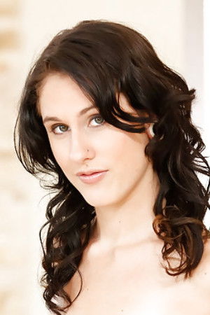 et billede af Akira Shell