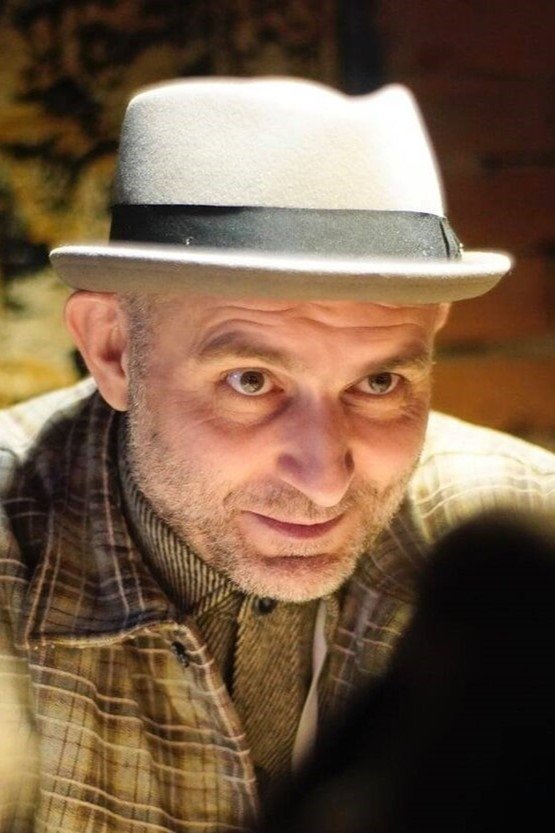 et billede af Anton Mazurov