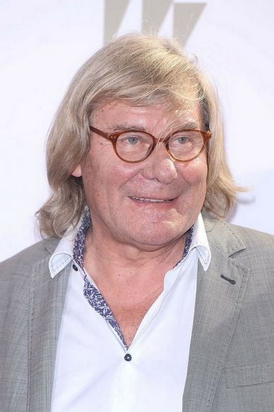 et billede af Filip Bajon