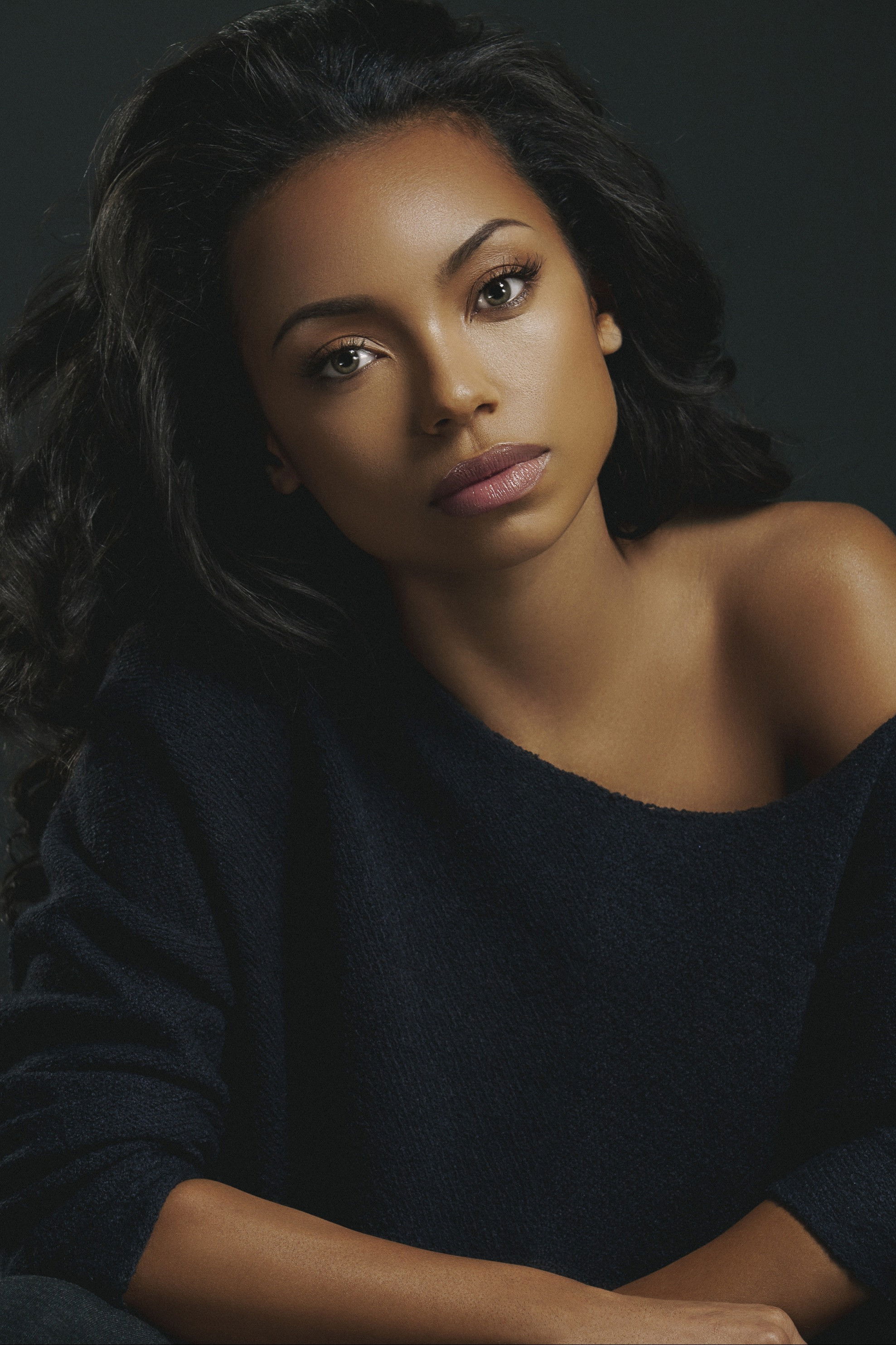 et billede af Logan Browning