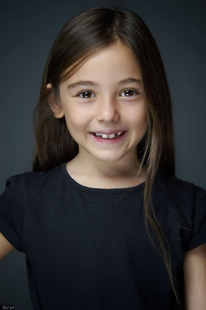 Duygu Köse's picture in the cast