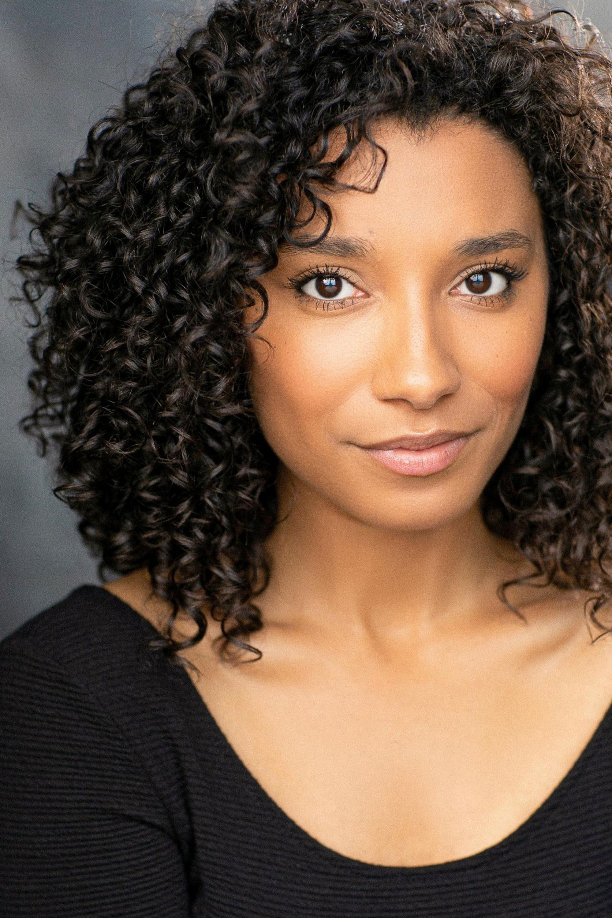 et billede af Adele James