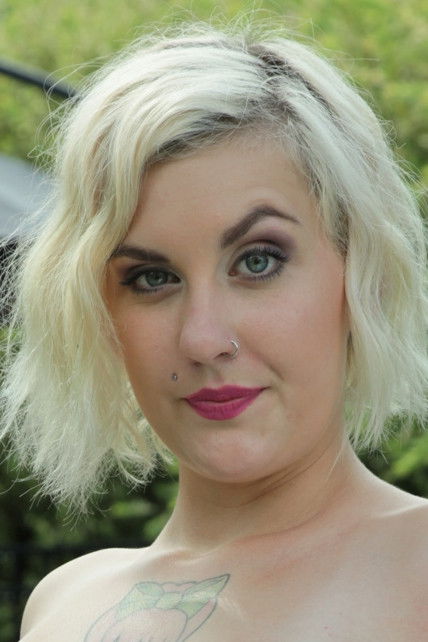 et billede af Violet Revolver