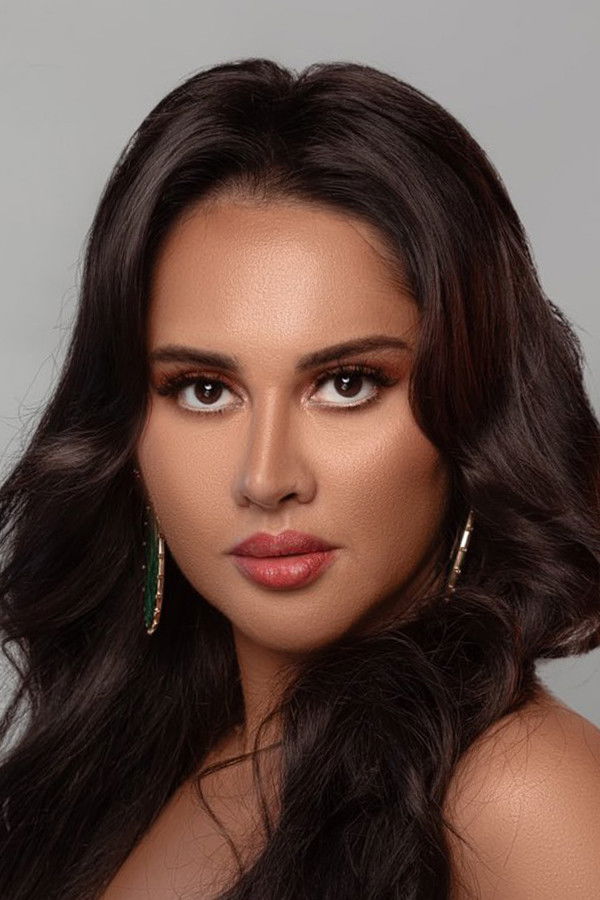 et billede af Yasmine Raeis