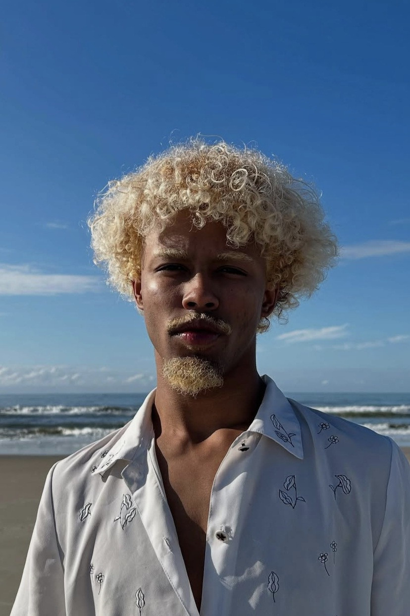 et billede af David Jogia