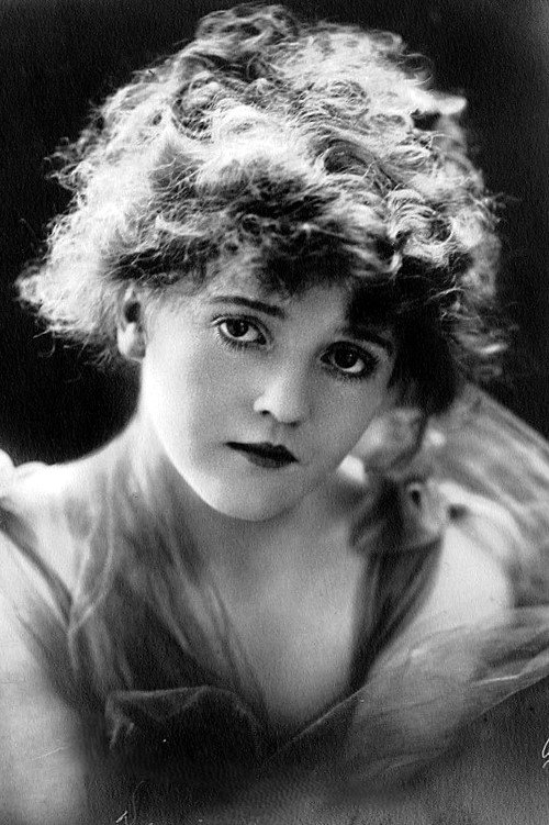 et billede af Doris May