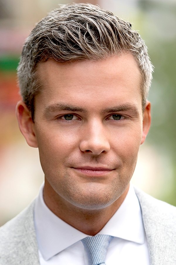 et billede af Ryan Serhant