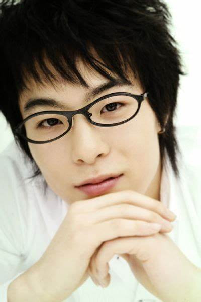 et billede af Kim Min-soo