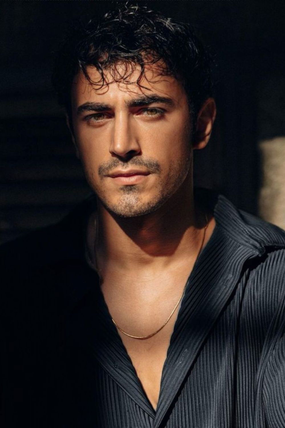 et billede af Emin Günenç