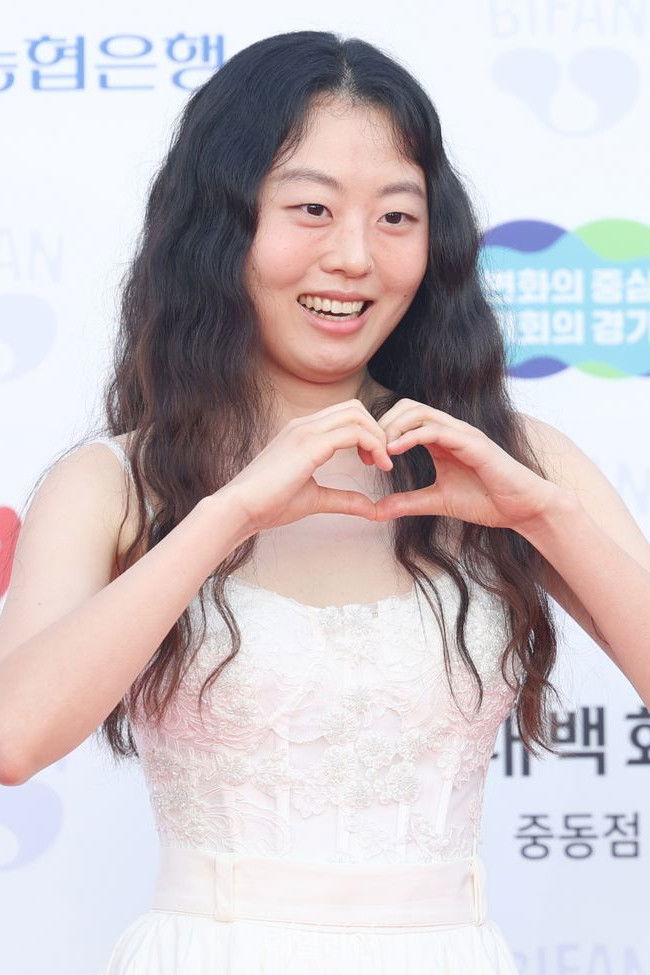 et billede af Lee Hwa-won