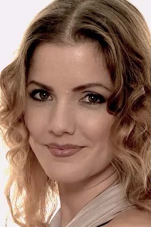 Lynn Hilary's picture in the cast