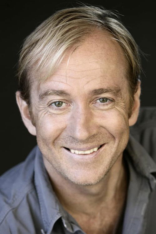 et billede af Adam May