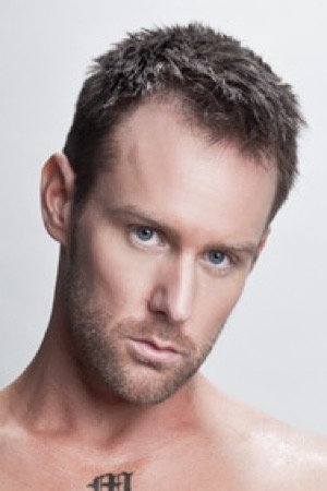 et billede af Mathew Mason