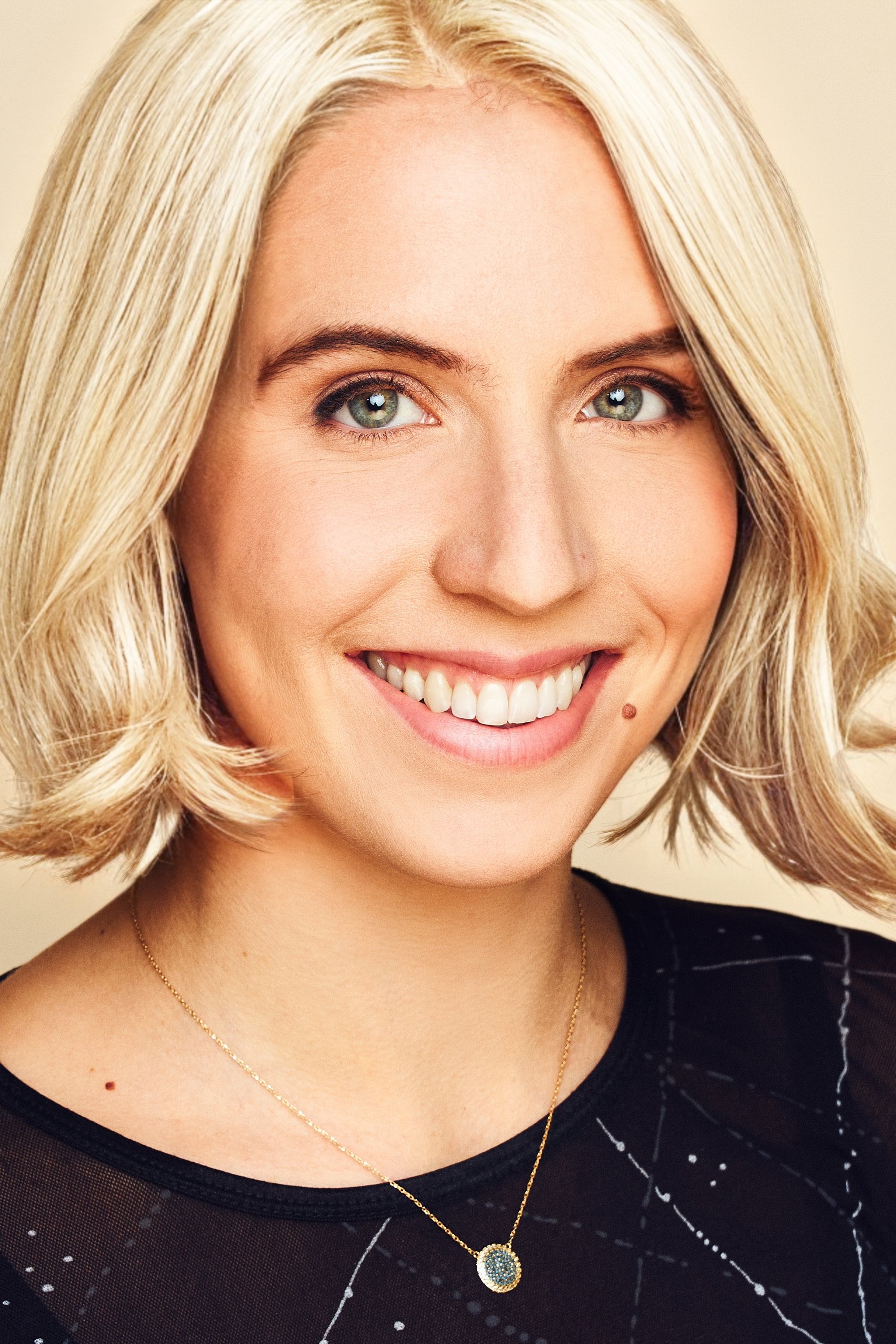 et billede af Claire McFadden