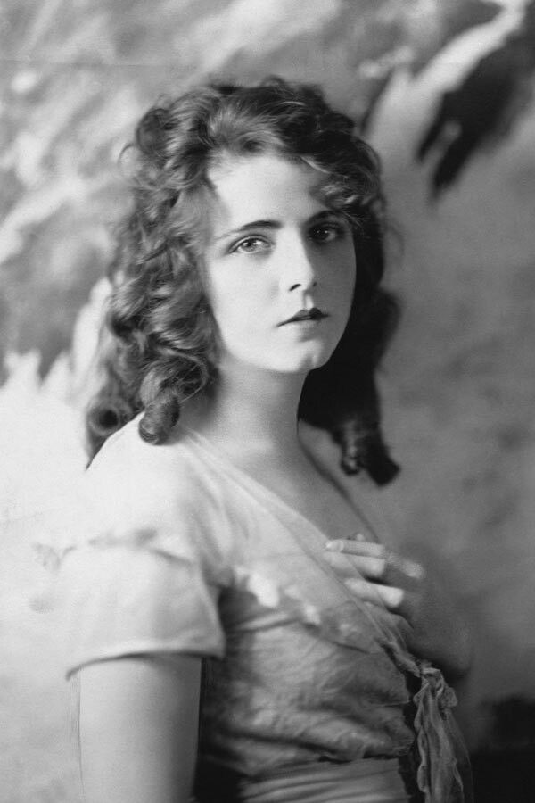 et billede af Olive Thomas