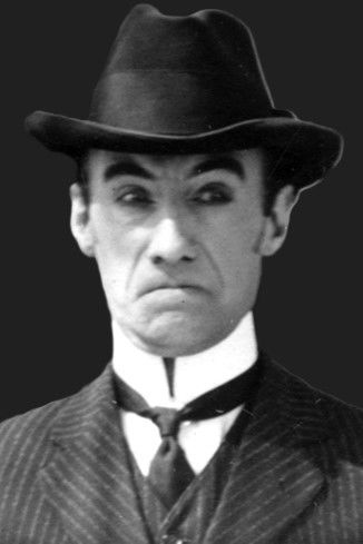 et billede af Claude Cooper