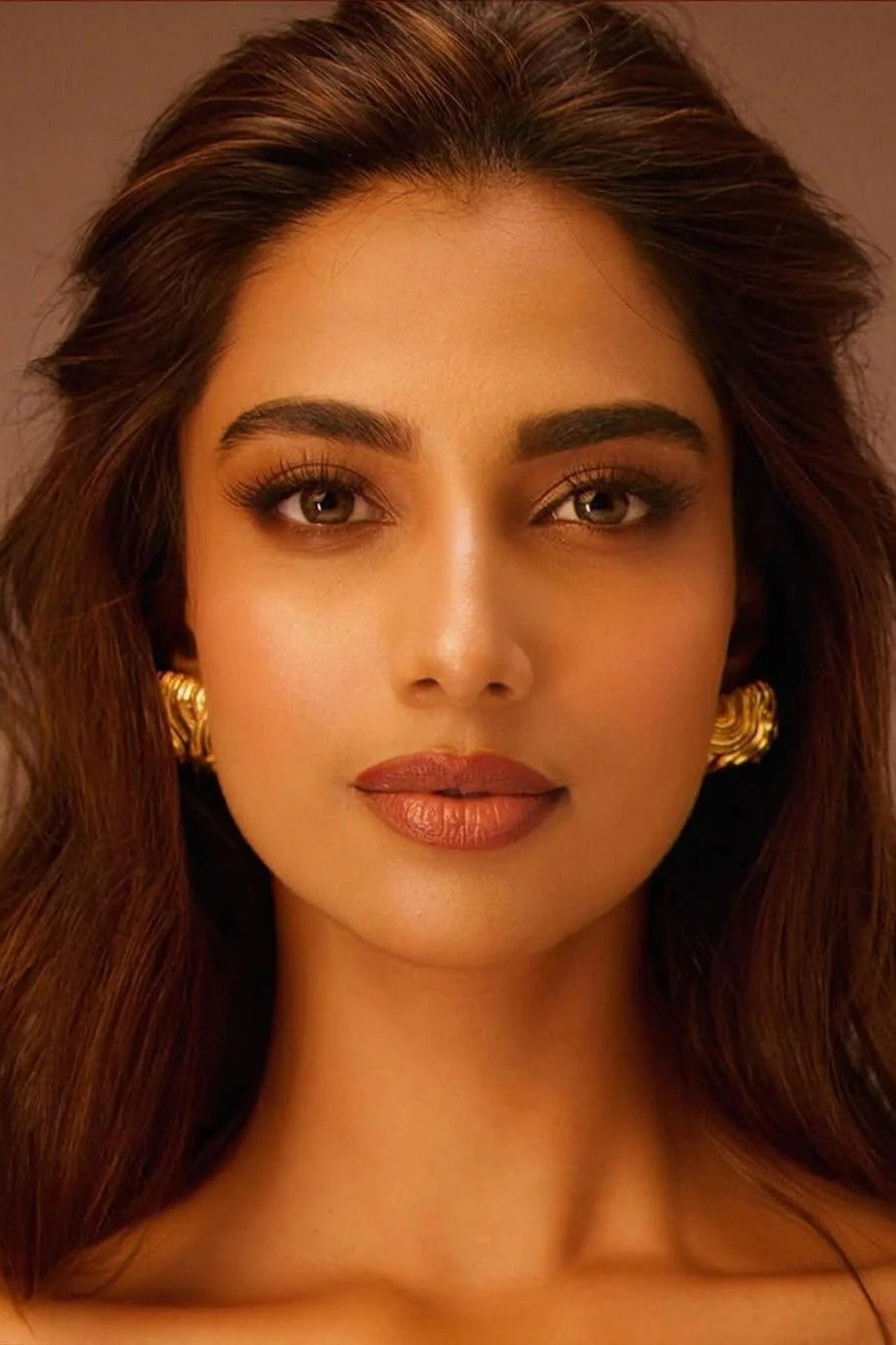 et billede af Meenakshi Chaudhary