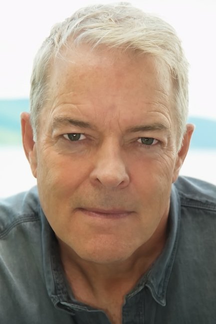 et billede af James Rae