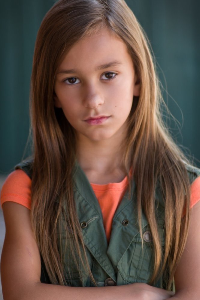 Ashlyn Casalegno as Charlotte