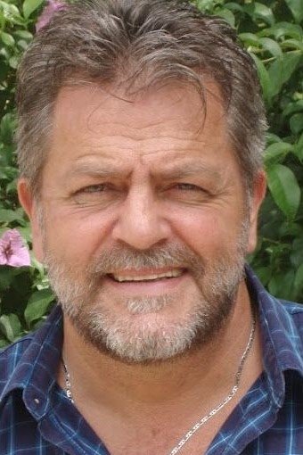 et billede af Dênis Derkian