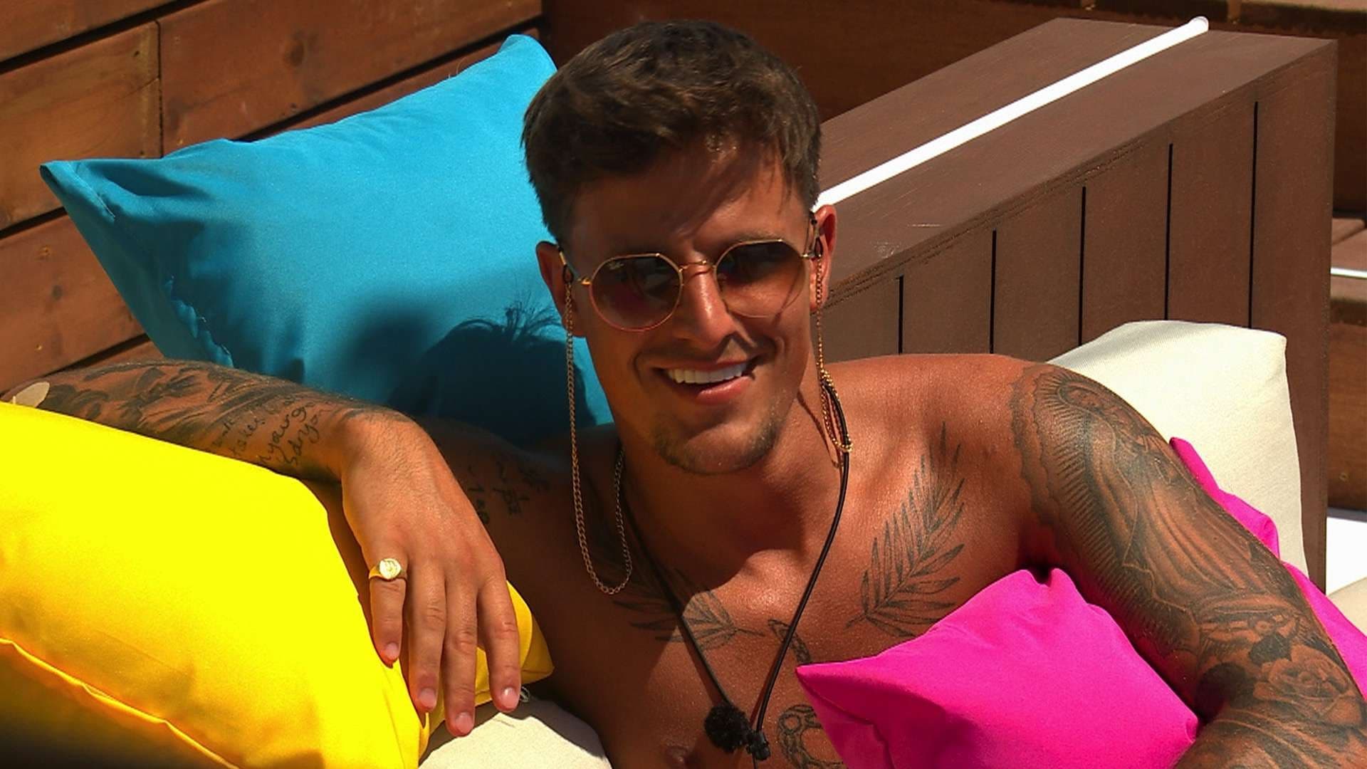 Love Island Season 8 :Episode 3  Episode 3