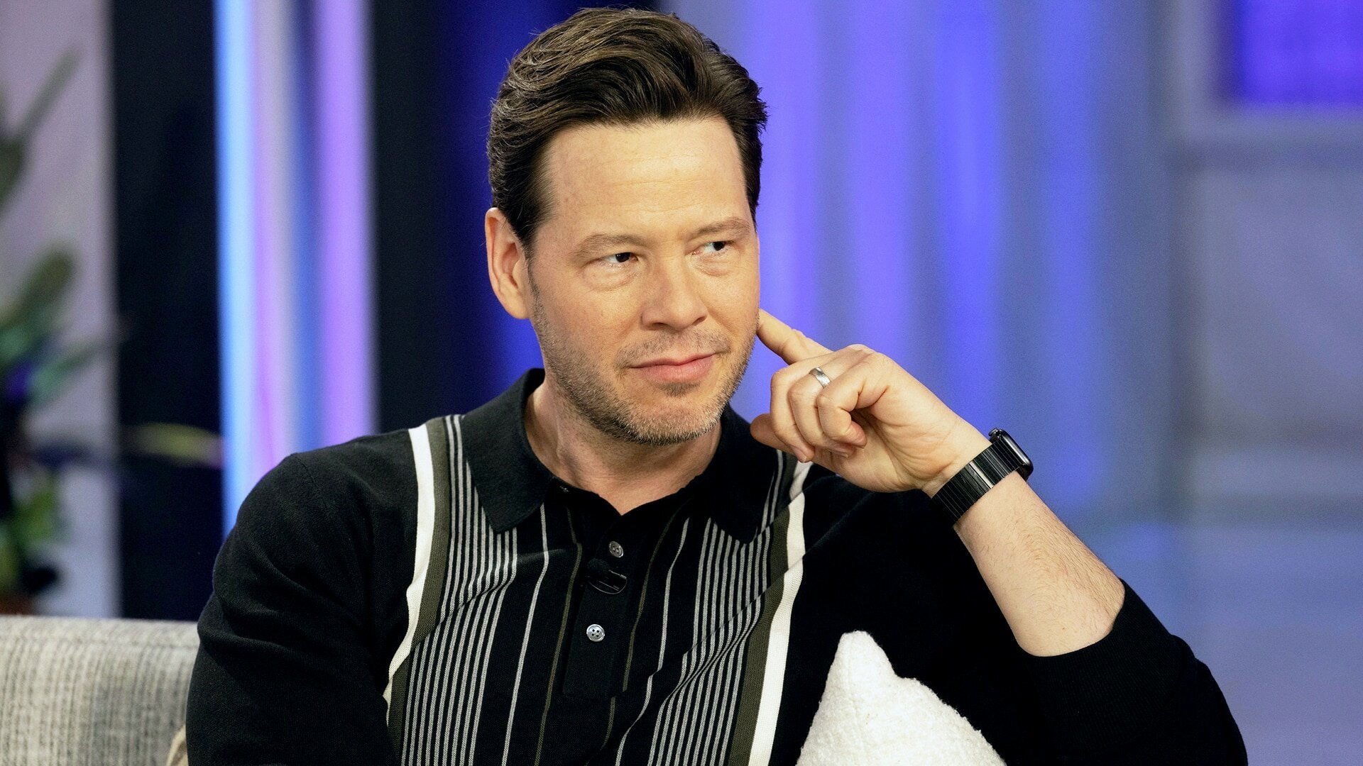 The Kelly Clarkson Show Season 4 :Episode 115  Ike Barinholtz, Sarah Ferguson Duchess of York, TWICE