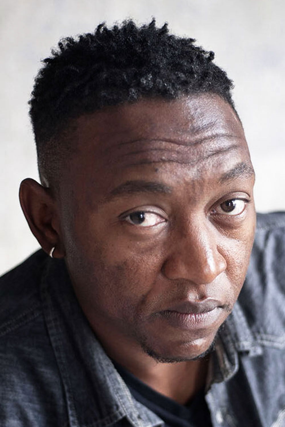 et billede af Serge Fouha