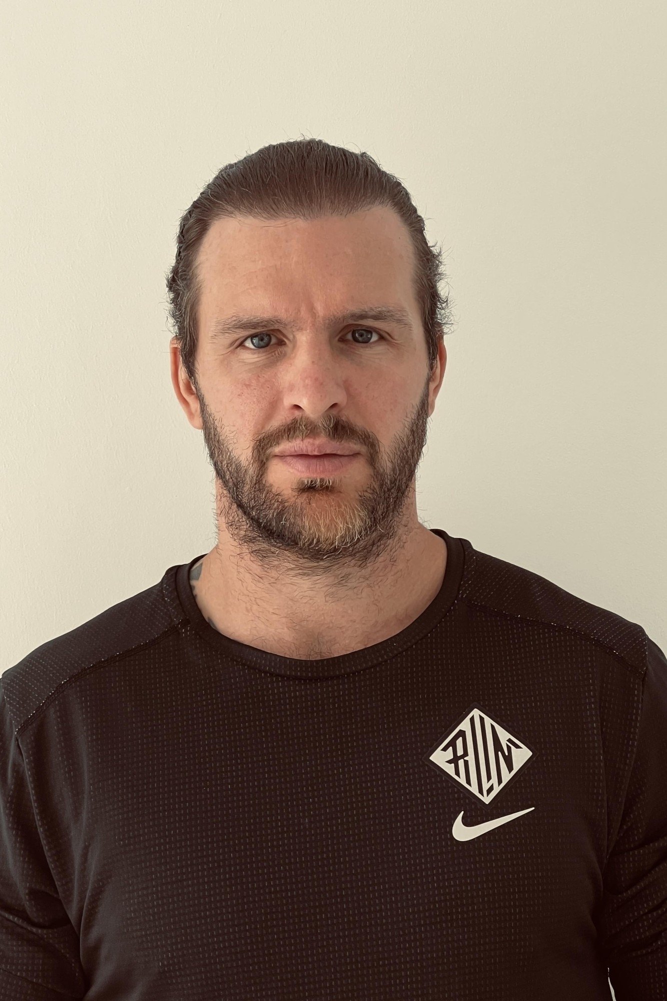 et billede af Adam Bowman