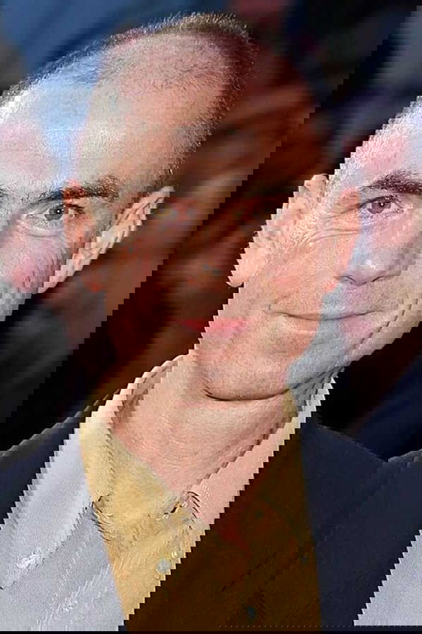 et billede af John Hodge