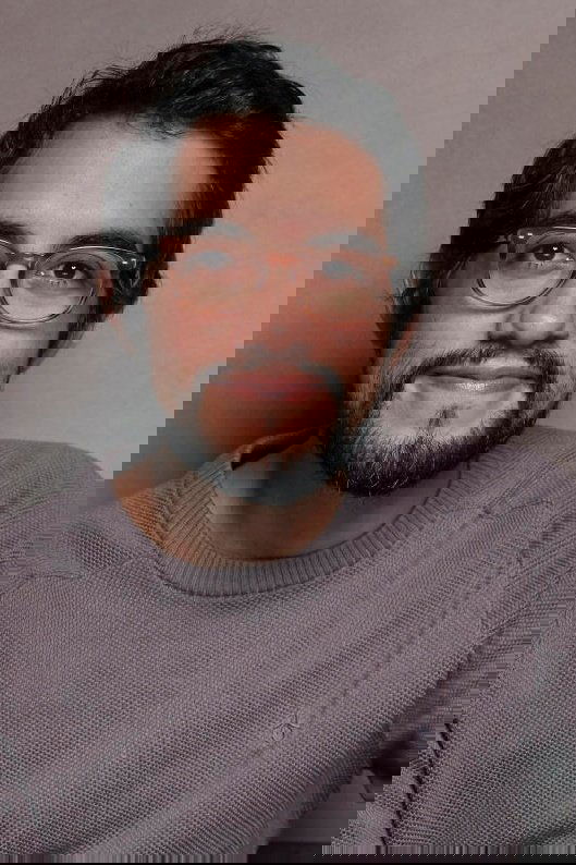 et billede af Carlos López Estrada