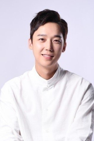  The Penthouse  Actor Yoon Jong Hoon Says He Believes Criticisms Are the Proof of Great Interest - 1