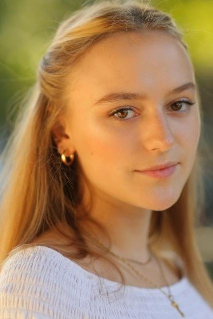 Edie Whitehead's picture in the cast
