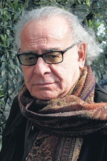 et billede af Hugo Santiago