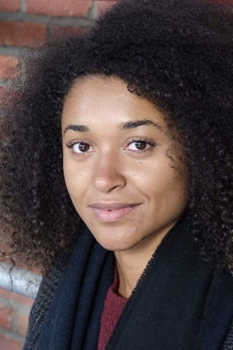 et billede af Esthèle Dumand