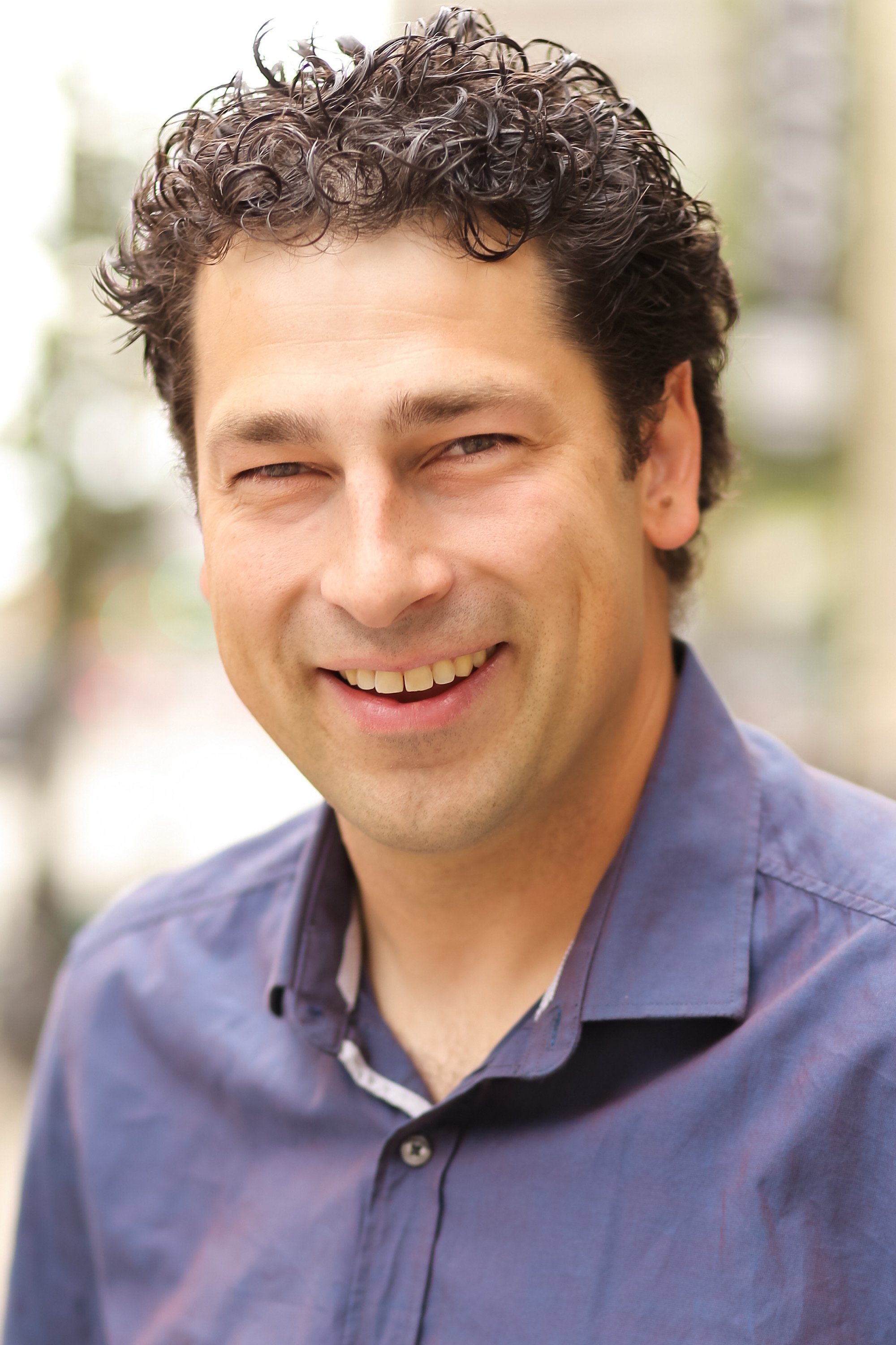 et billede af Dean Harder