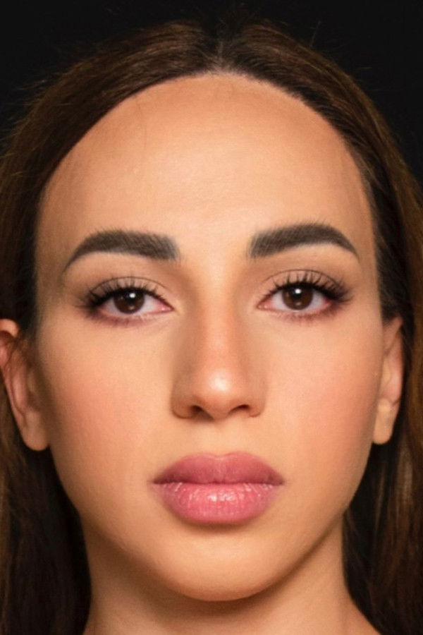 et billede af Nyousha Nakhjiri