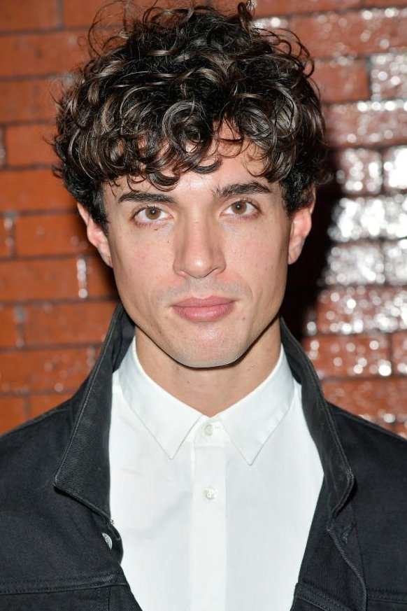 et billede af James Cusati-Moyer