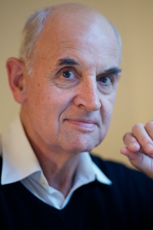 et billede af Jonathan Elsom