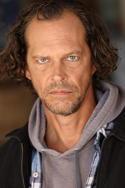 et billede af Josh Harp