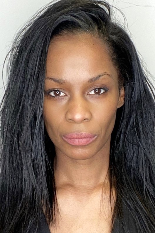 et billede af Carryl Thomas