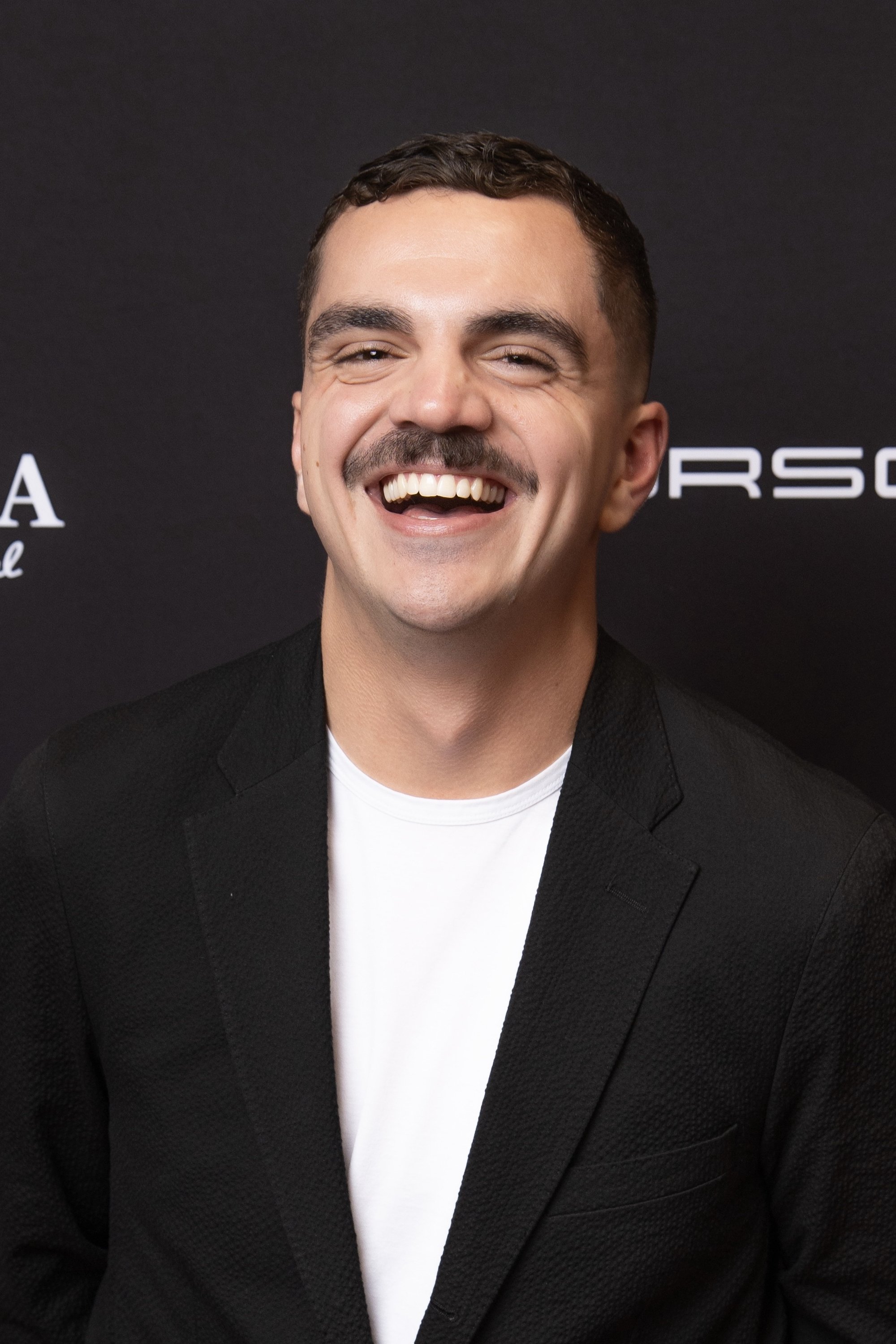 et billede af Thom Hilton