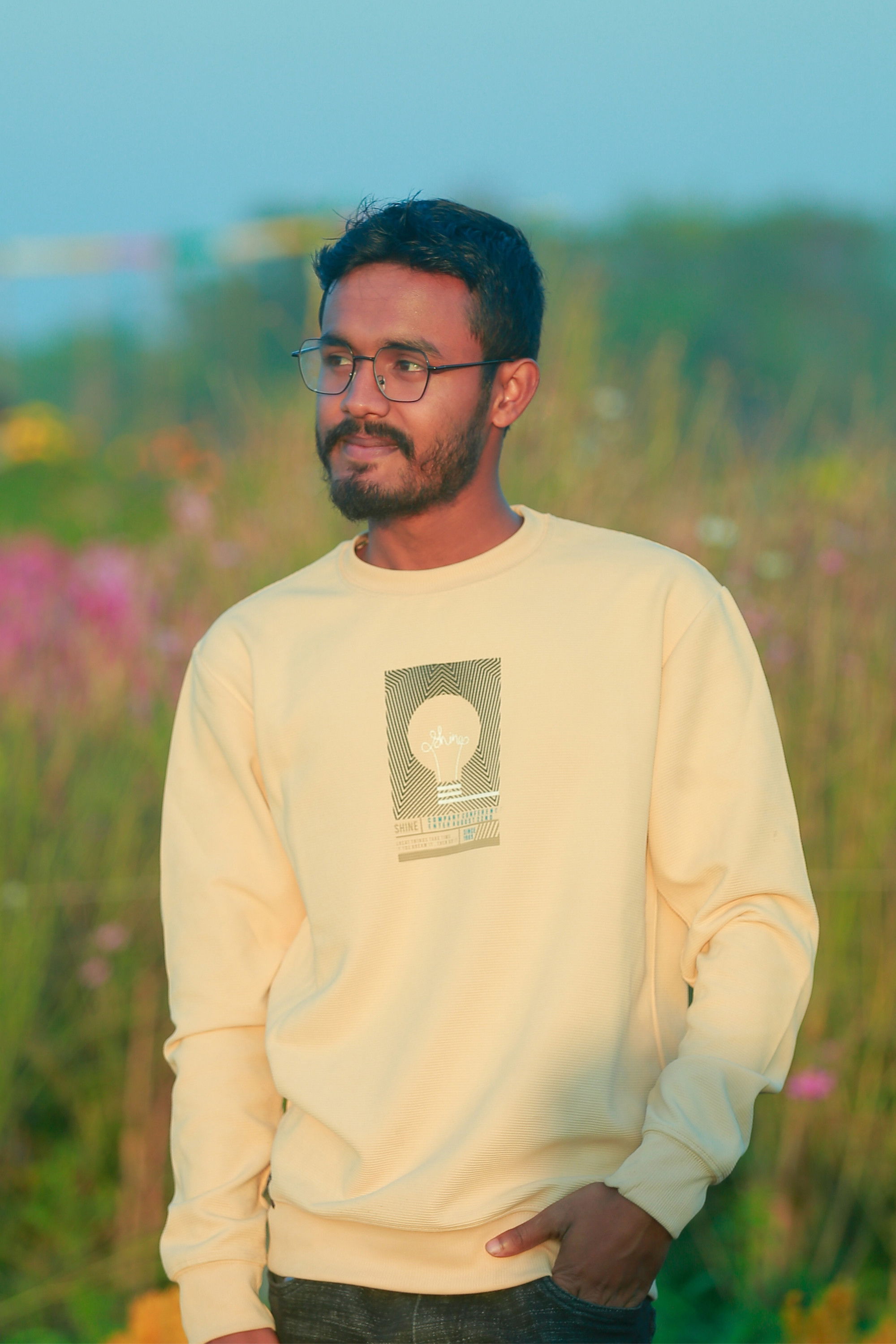 et billede af Nasir Mazumder