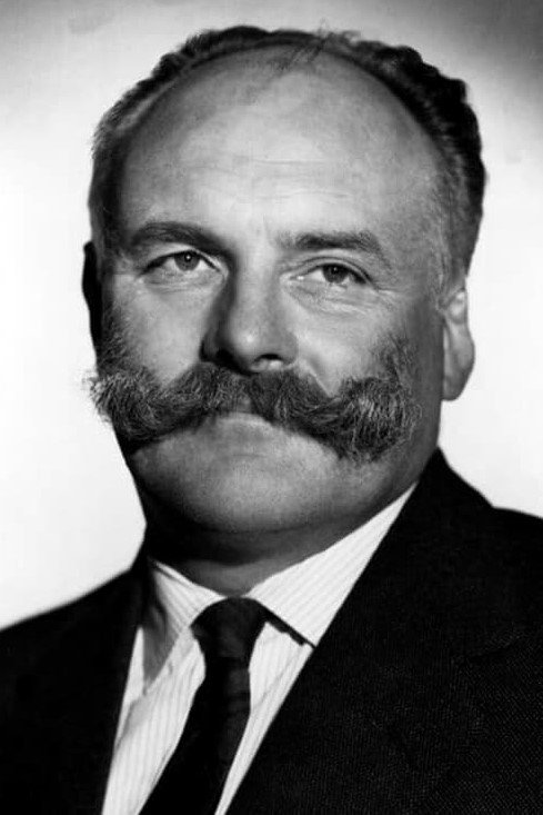 et billede af Jimmy Edwards