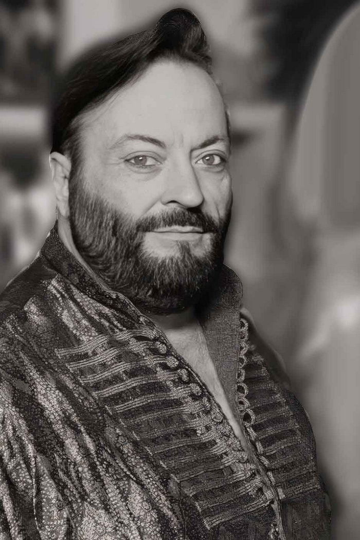 et billede af Grant Philipo