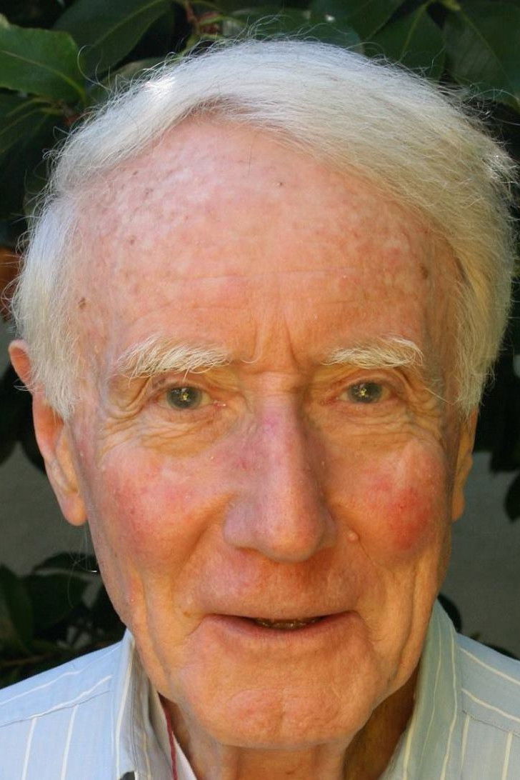 et billede af Peter Dale Scott