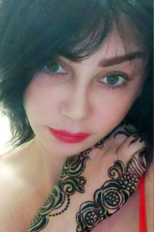 et billede af Kainaaz Pervees