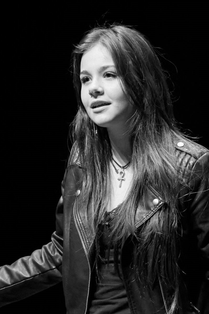 Alicia Green's picture in the cast