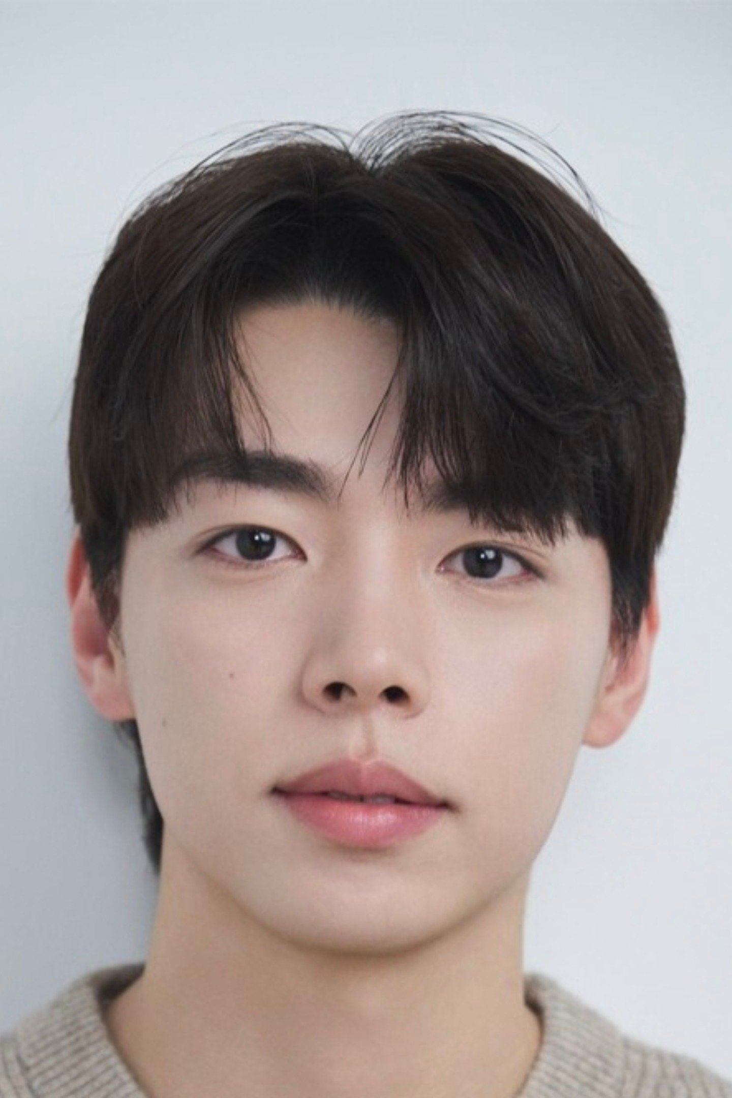 Profile 민동준 with character 